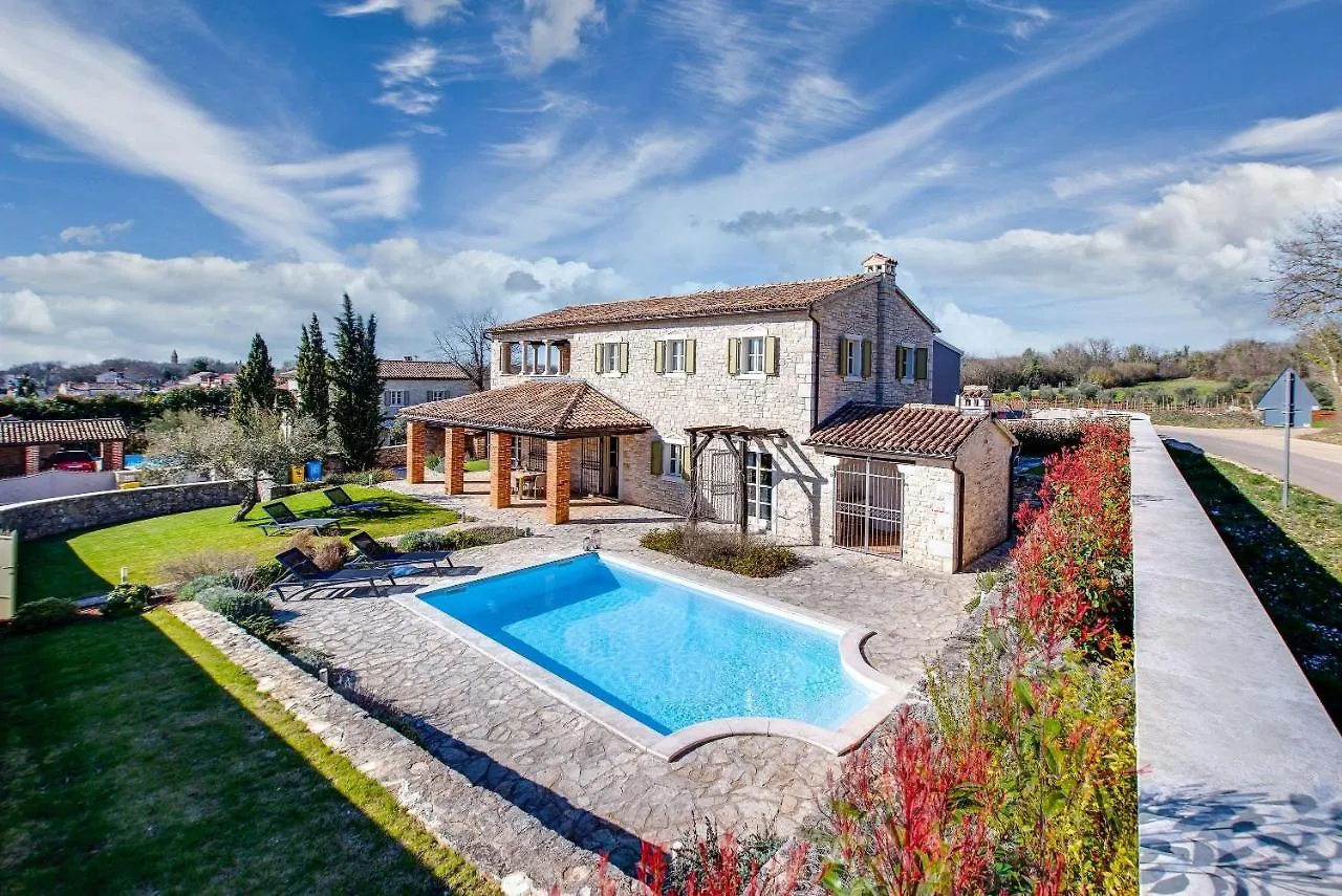 Villa Avalon - Luxury Home With Pool In The Centre Of Istria Tinjan 0*,