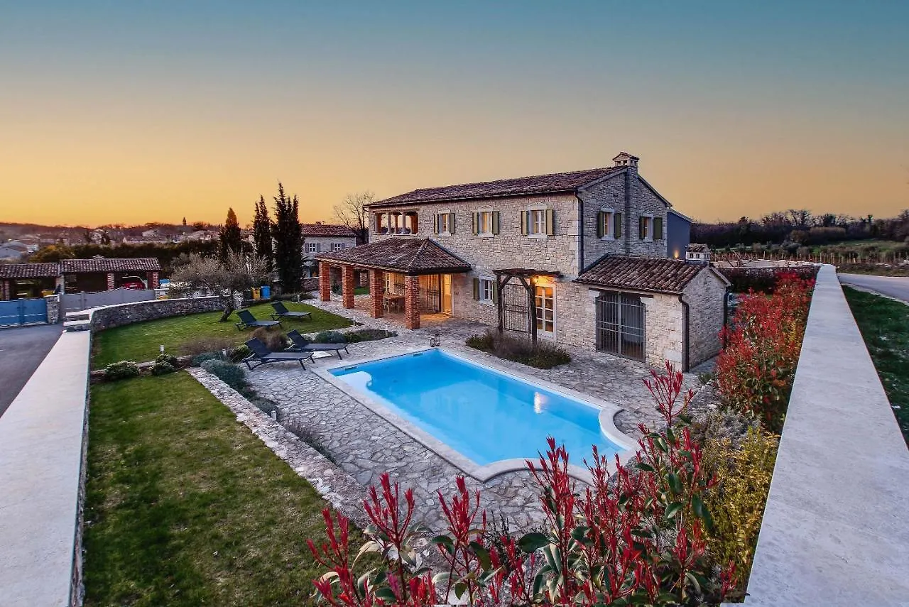 Villa Avalon - Luxury Home With Pool In The Centre Of Istria Tinjan