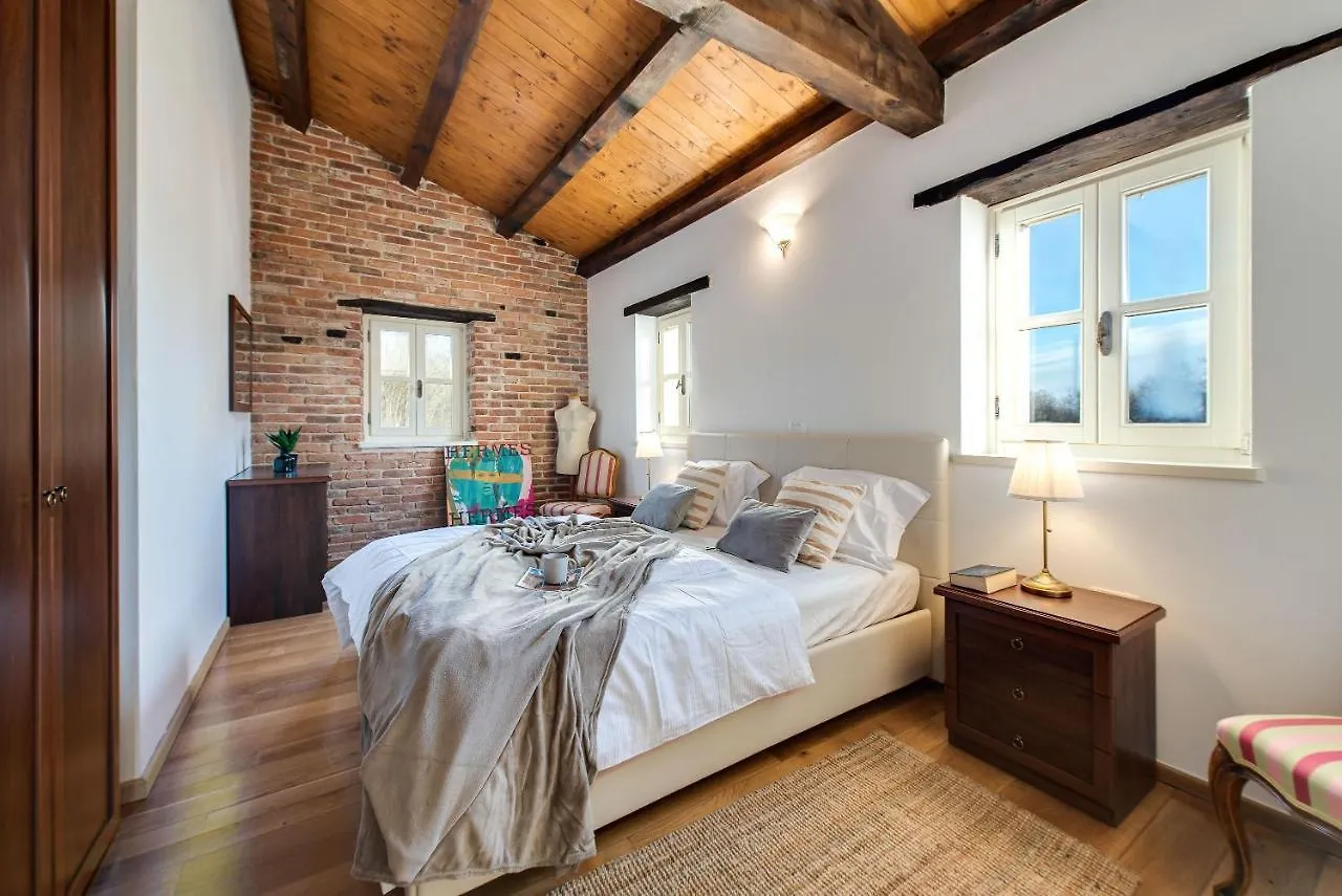 Villa Avalon - Luxury Home With Pool In The Centre Of Istria Tinjan