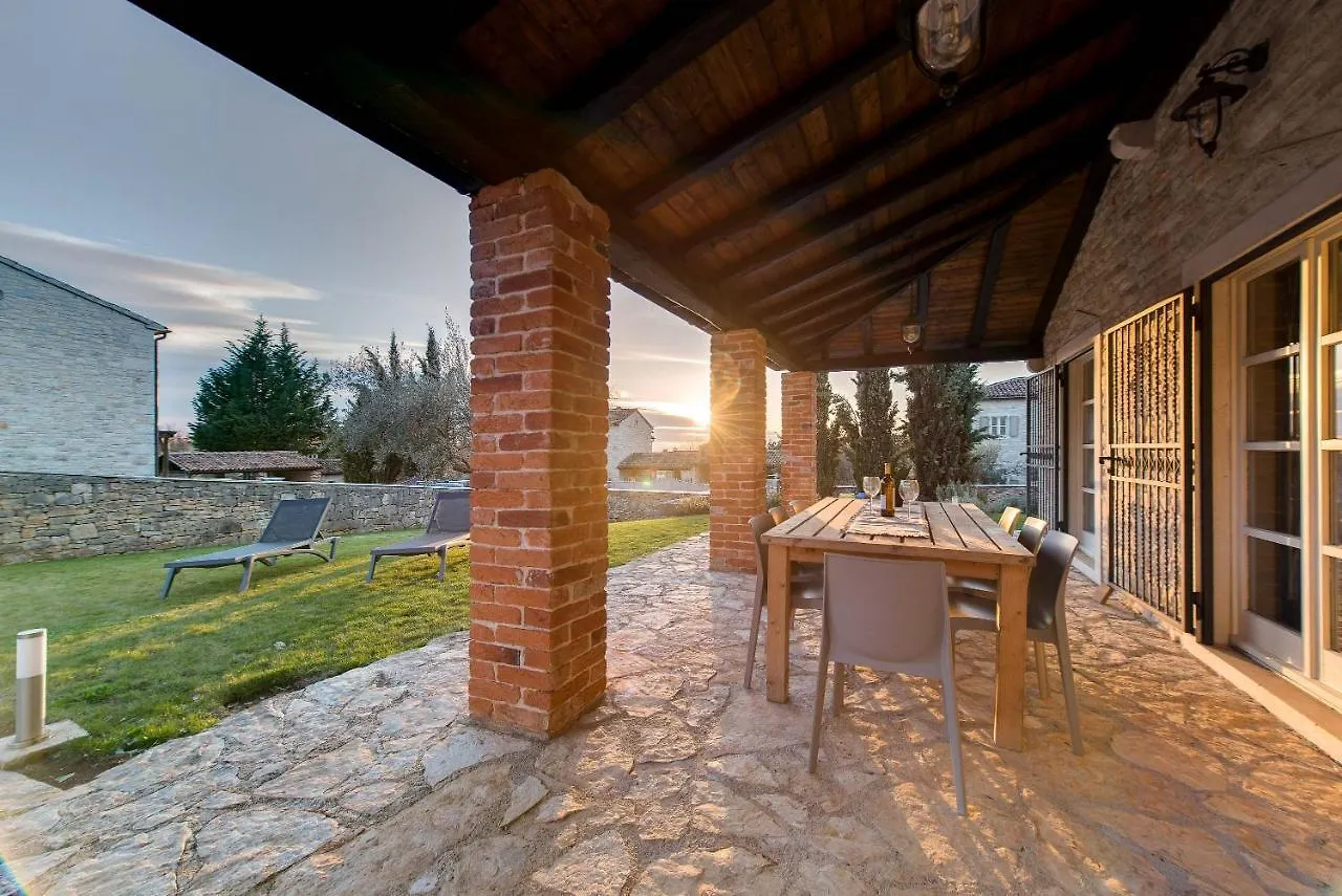 Villa Avalon - Luxury Home With Pool In The Centre Of Istria Tinjan