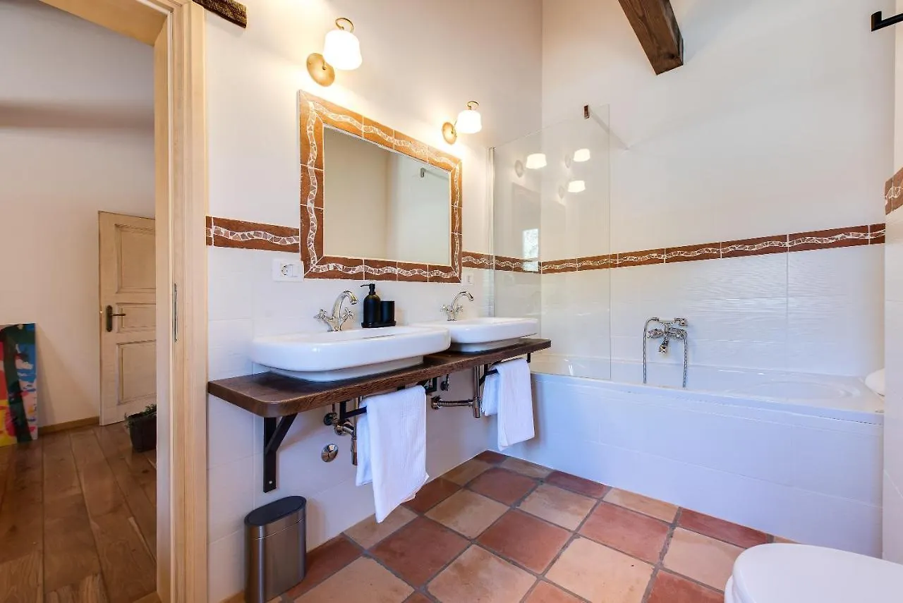Villa Avalon - Luxury Home With Pool In The Centre Of Istria Tinjan 0*,