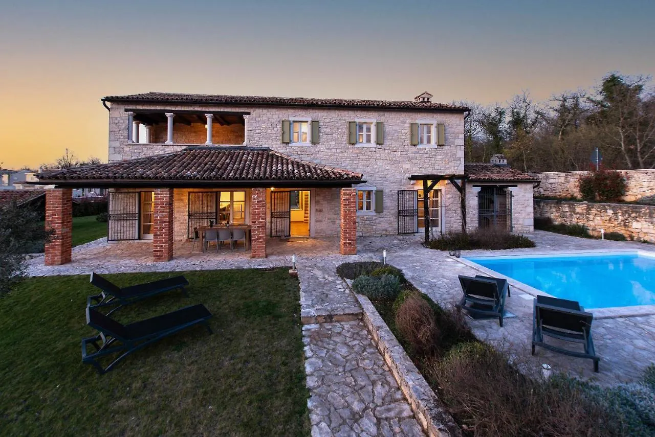 Villa Avalon - Luxury Home With Pool In The Centre Of Istria Tinjan