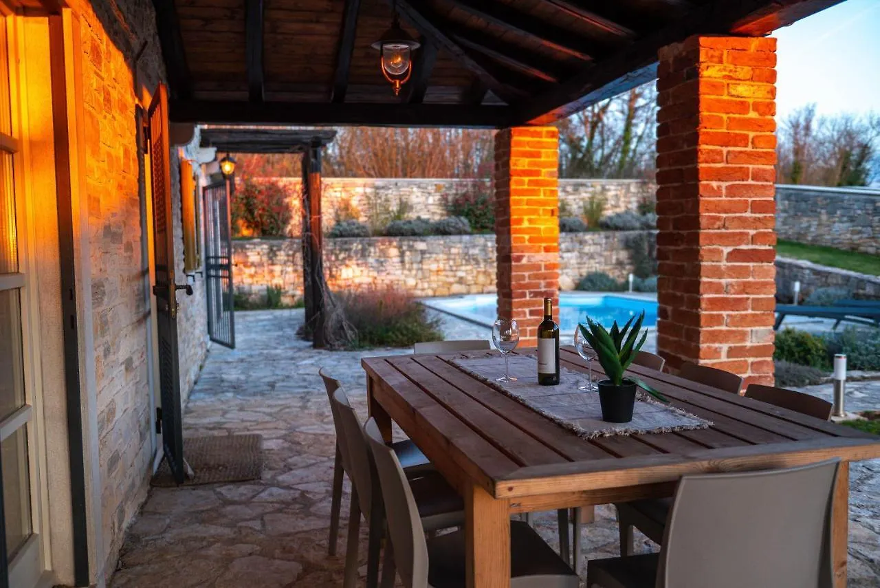 Villa Avalon - Luxury Home With Pool In The Centre Of Istria Tinjan