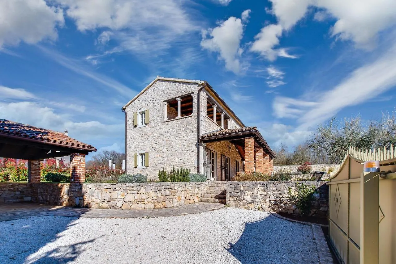 Villa Avalon - Luxury Home With Pool In The Centre Of Istria Tinjan
